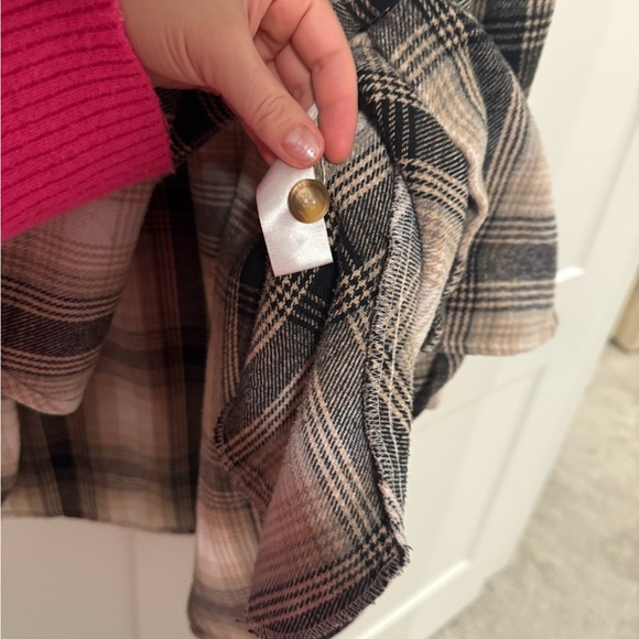 Plaid Button-Up Shacket - Picture 5 of 7